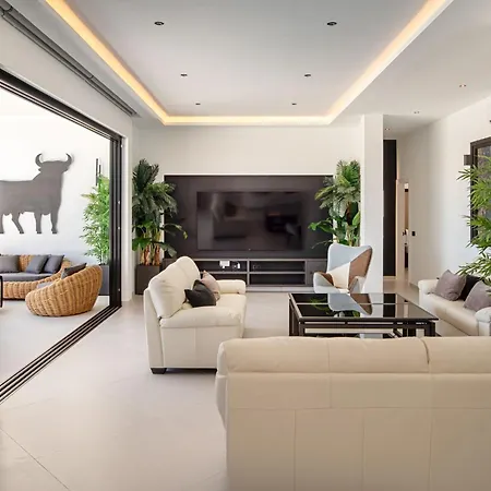 Toro By Buenavilla * Puerto Calero