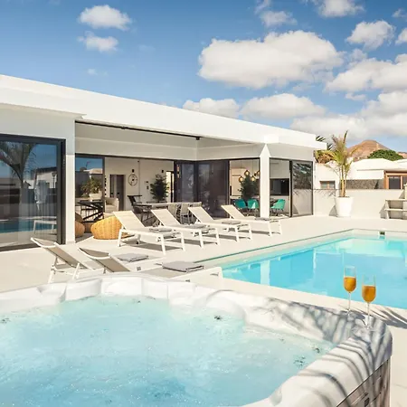 Toro By Buenavilla Puerto Calero